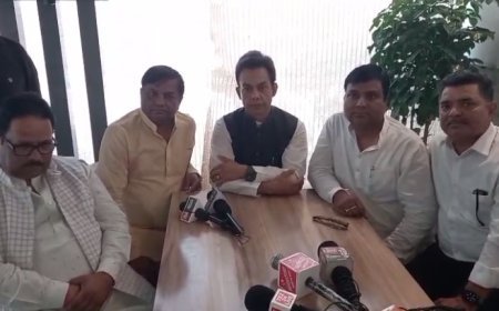 Ballia News: अमर शहीद मंगल पांडे की विश्व में सबसे ऊंची प्रतिमा बलिया में स्थापित करने की उठी मांग। 