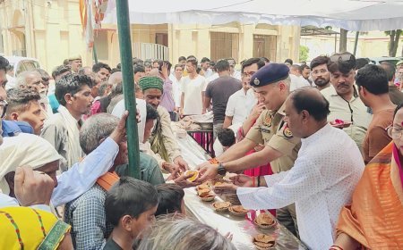 Hardoi News: एसपी नीरज कुमार जादौन ने हरदोई में बड़े मंगल पर भंडारा वितरण कार्यक्रम में लिया हिस्सा