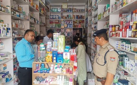 UK News: बाजपुर में मेडिकल स्टोर्स पर प्रशासन की बड़ी छापेमारी, डीएम-एसएसपी के निर्देश पर संयुक्त टीम की कार्रवाई। 