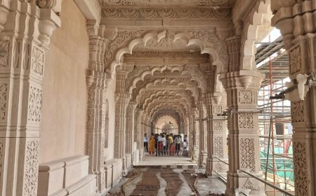 Ayodhya News : योगी सरकार में तेज हुआ श्रीराममंदिर परिसर का निर्माण, सुंदर आकार लेने लगा श्रीराम जन्मभूमि का परकोटा