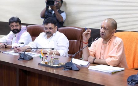 Varanasi News : CM ने मध्य क्षेत्रीय परिषद की बैठक की तैयारियों को समय से पूरा कराने का दिया निर्देश