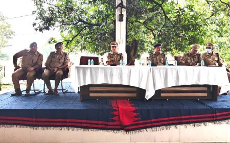 Hardoi News: हरदोई में एसपी नीरज कुमार जादौन ने रिक्रूट आरक्षियों को दी जे.टी.सी. प्रशिक्षण की ब्रीफिंग, यूपी पुलिस की सोशल मीडिया पॉलिसी पर जोर