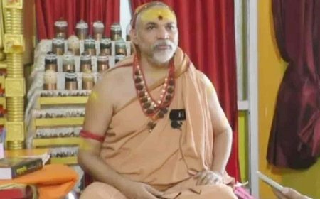 Trending: इटावा कथावाचक मामला- शंकराचार्य बोले, सार्वजनिक रूप से कथा कहने का अधिकार सिर्फ ब्राह्मण को...