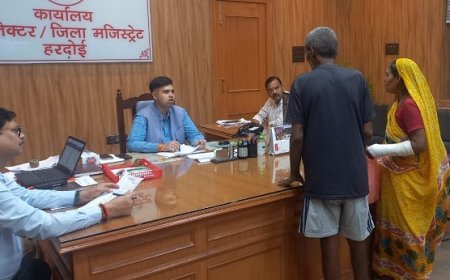 Hardoi News: जिलाधिकारी अनुनय झा की जन सुनवाई: 102 शिकायतों का समाधान, पेंशन और आयुष्मान कार्ड के साथ त्वरित कार्रवाई के निर्देश। 