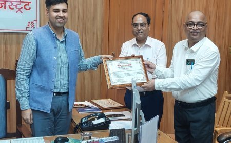 Hardoi News : निराश्रित गोवंश संरक्षण योजना के लिए DM, CDO और मुख्य पशु चिकित्सा अधिकारी सम्मानित