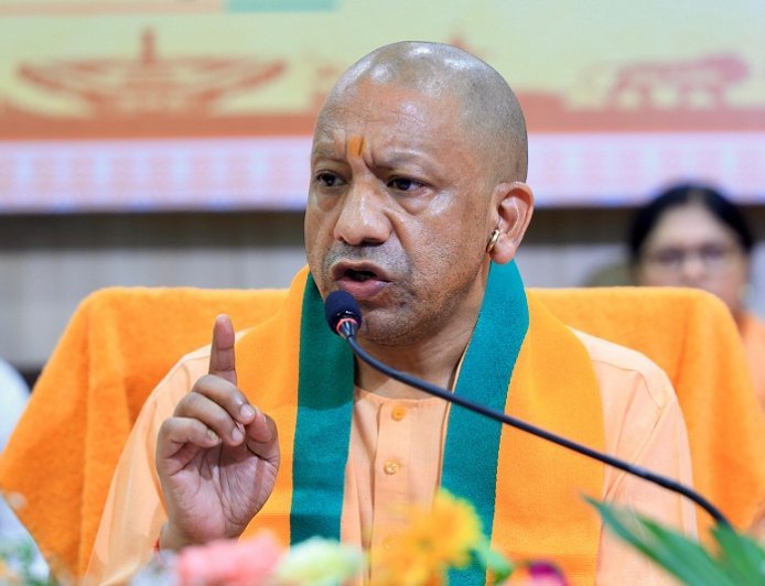 Lucknow: मुख्यमंत्री ने किसानों के लिए बड़ी घोषणा- एलडीबी से महज छह फीसदी ब्याज पर मिलेगा लोन। 