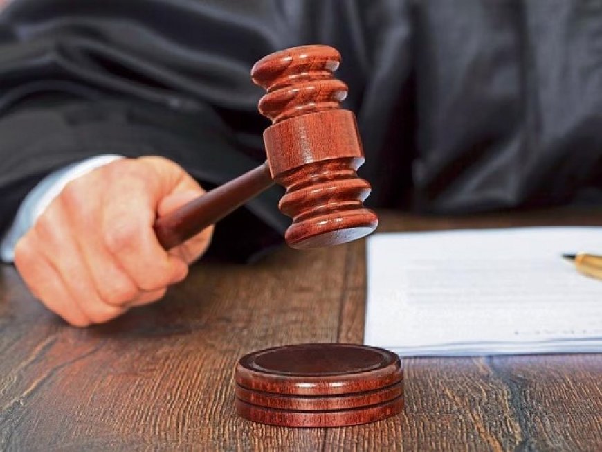 Trending News: फर्जी गिरफ्तारी मामले में कोर्ट ने 25 पुलिसकर्मियों पर FIR के आदेश दिए, NDPS एक्ट के दुरुपयोग का आरोप। 