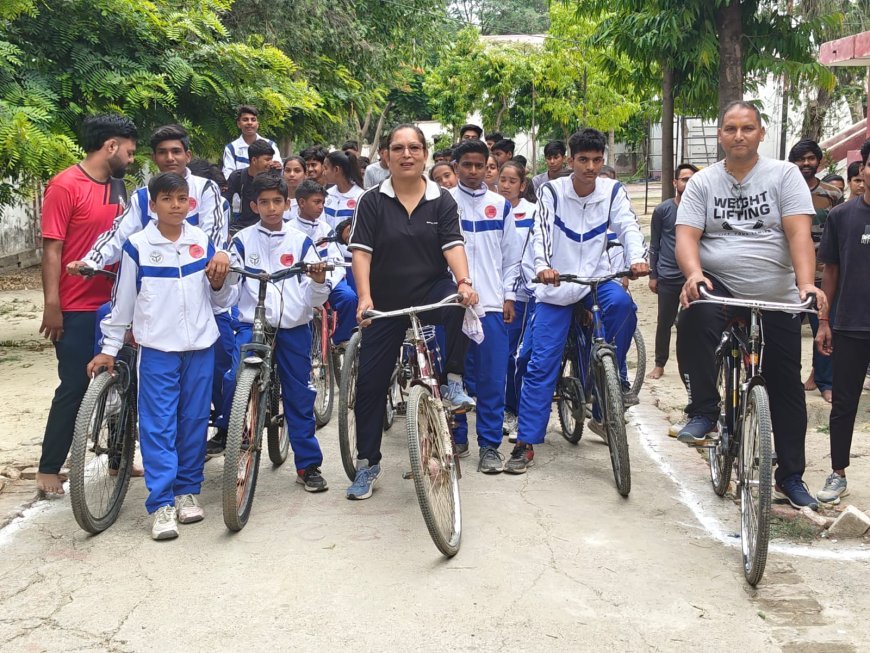 Hardoi News: हरदोई में अंतर्राष्ट्रीय साइकिल दिवस और फिट इंडिया संडे के तहत साइकिल रैली ने दिया स्वास्थ्य और एकजुटता का संदेश