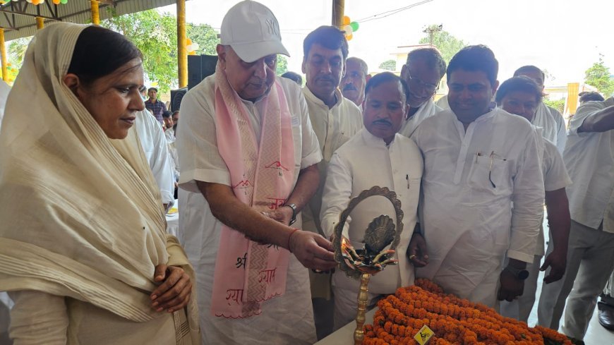 Lucknow News: लखनऊ के कसमंडी कला गांव के 866 किसानों को किसान सम्मान निधि का लाभ, अब तक लगभग 65 प्रतिशत लाभार्थी फॉर्मर रजिस्ट्री में करा चुके हैं पंजीकरण