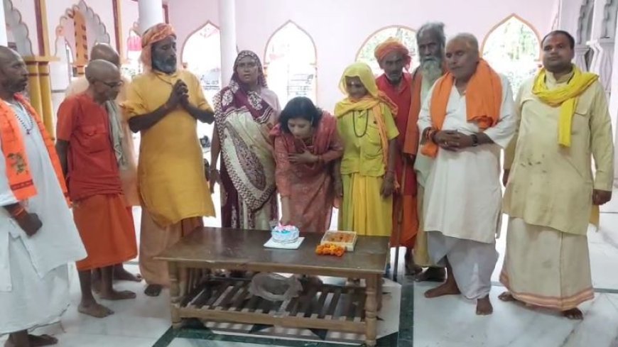 Hardoi News: भाजपा नेत्री प्रियंका सिंह ने बालाजी मंदिर में पूजन कर सीएम योगी आदित्यनाथ का जन्मदिन मनाया, पर्यावरण दिवस पर वृक्षारोपण भी किया