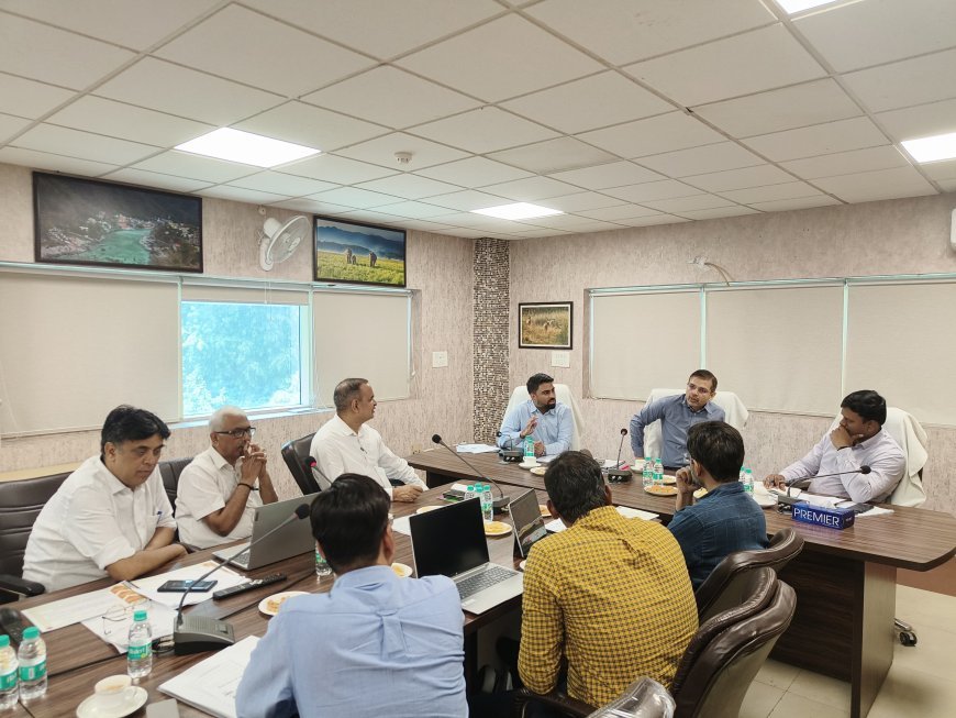 Lucknow News : उत्तर प्रदेश में कर्नाटक के आबकारी आयुक्त के नेतृत्व में टीम का दौरा, शिष्टमंडल ने उत्तर प्रदेश की आबकारी नीति को अनुकरणीय माडल बताया