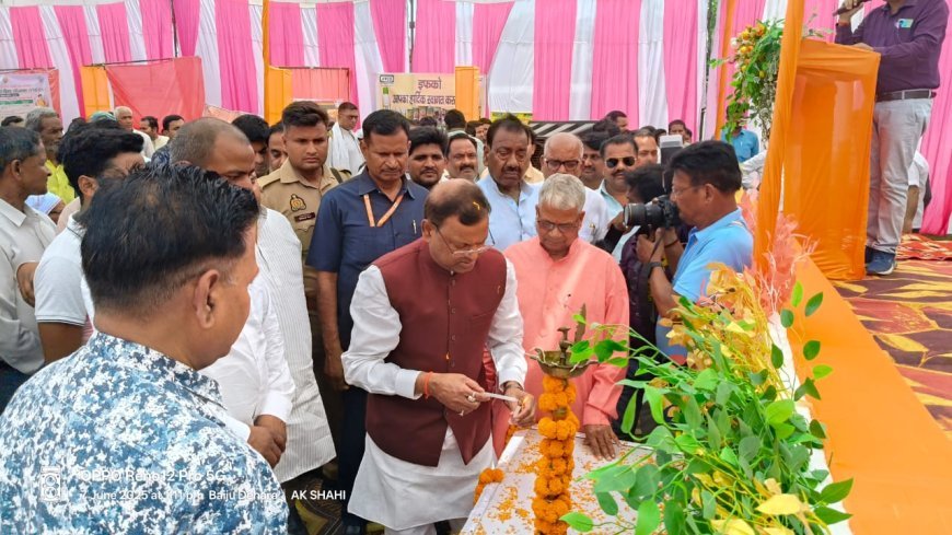 Lucknow News : 11.42 लाख किसानों से किया गया संवाद, महराजगंज में केंद्रीय वित्त राज्यमंत्री ने किसानों से किया संवाद