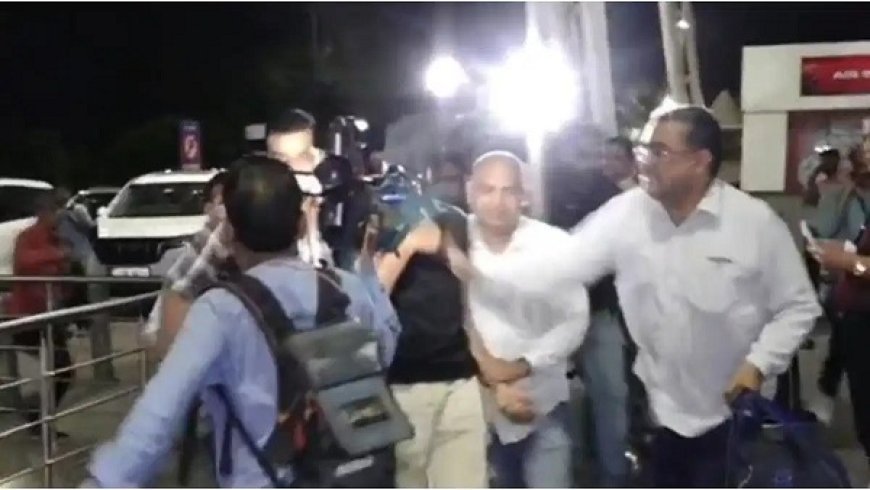 Trending: राजा रघुवंशी हत्याकांड: इंदौर एयरपोर्ट पर आरोपी को थप्पड़, वायरल वीडियो ने बढ़ाया जनाक्रोश।