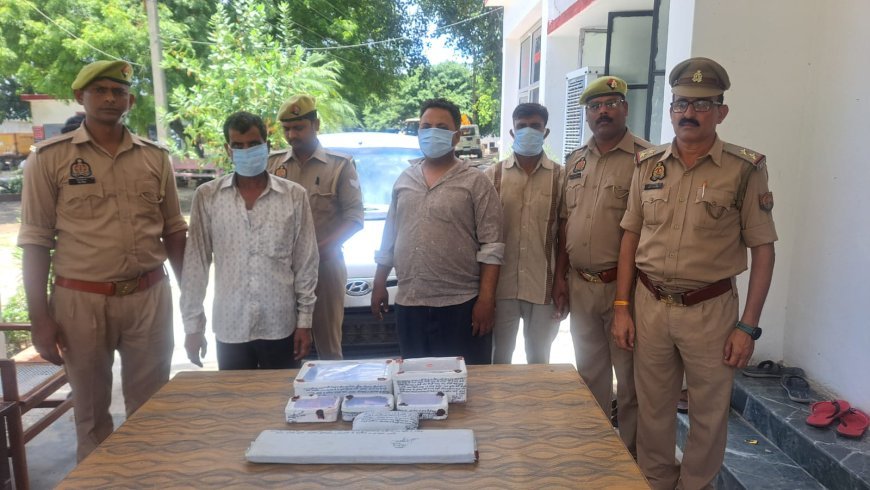 Hardoi News : चलती गाड़ियों में महिलाओं से जेवरात लूटने वाले गिरोह का पर्दाफाश, तीन शातिर गिरफ्तार