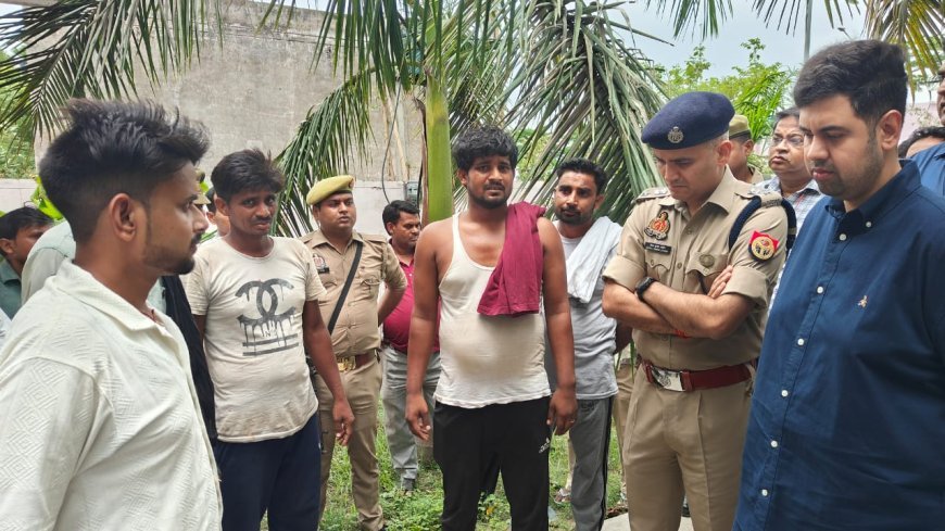 हरदोई: टड़ियावां क्षेत्र की घटना पर संवेदनशीलता दिखाते हुए जिलाधिकारी और पुलिस अधीक्षक ने की पीड़ित परिजनों से मुलाकात, भरोसे और मदद का दिया आश्वासन