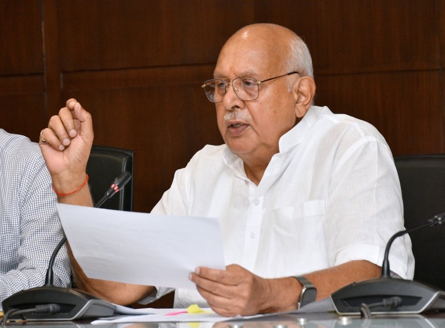 Lucknow News: कृषि मंत्री की उर्वरक कालाबाजारी पर सख्त कार्रवाई, जिला कृषि अधिकारी निलंबित, कई प्रतिष्ठान सील, लाइसेंस निलंबित, एफआईआर के निर्देश