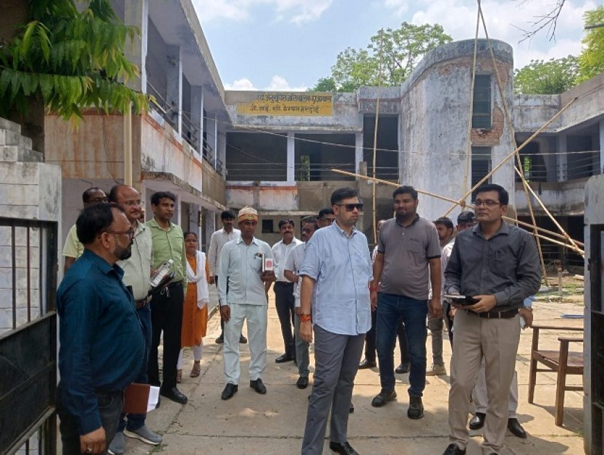 Hardoi News: जिलाधिकारी अनुनय झा ने किया जीआईसी कालेज छात्रावास निर्माण कार्य का निरीक्षण, गुणवत्ता के साथ समय पर पूरा करने के निर्देश। 