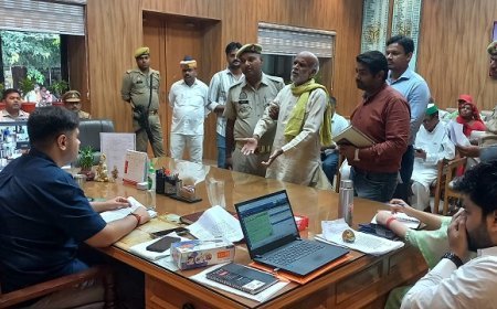 Hardoi News: जिलाधिकारी अनुनय झा की जन सुनवाई- 109 शिकायतों का निस्तारण, पेंशन और आयुष्मान कार्ड के लिए त्वरित कार्रवाई। 