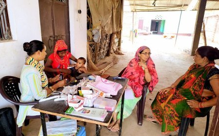 Hardoi News: आरोग्य मंदिरों पर हुआ बच्चों एवं गर्भवती महिलाओं का टीकाकरण, स्वास्थ्य कर्मियों द्वारा दी गई सेवाएं। 