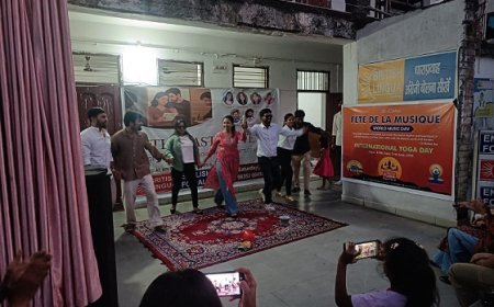 ‘द लास्ट लेटर’: ब्रिटिश लिंगुआ में छात्रों ने मंचित किया हास्य से भरपूर सामाजिक नाटक। 