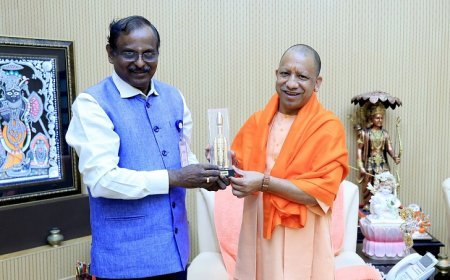 UP: इसरो अध्यक्ष ने की मुख्यमंत्री से मुलाकात, राज्य के लिए समर्पित उपग्रह की संभावनाओं पर हुई चर्चा। 