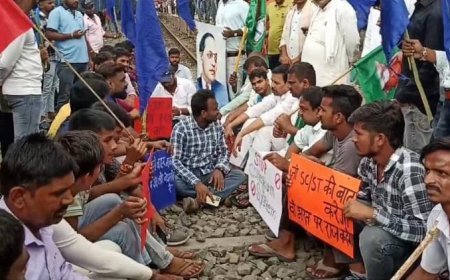 भारत बंद (Bharat Bandh) के समर्थन में ट्रेन रोकी, बिहार में मिला-जुला असर, जहानाबाद रेलवे स्टेशन पर राजद छात्र शाखा का हंगामा। 