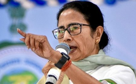 Mamata Banerjee  ने लगाया बंगाली प्रवासियों को निशाना बनाने का आरोप, BJP शासित राज्यों के खिलाफ कानूनी कार्रवाई की चेतावनी।