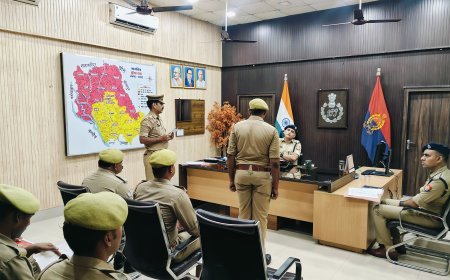 Hardoi : पुलिस अधीक्षक ने की बीट आरक्षियों की समीक्षा, पश्चिमी जोन के 12 थानों के आरक्षियों को दिए गए महत्वपूर्ण निर्देश