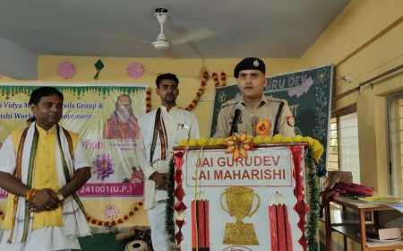 Hardoi में 'एक पेड़ माँ के नाम' अभियान, पुलिस अधीक्षक ने महर्षि विद्या मंदिर स्कूल में किया वृक्षारोपण, गुरु पूर्णिमा पर छात्रों को किया संबोधित