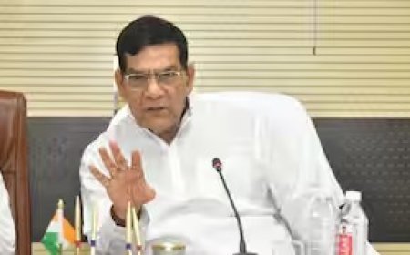 Lucknow : गोला नगर पंचायत में 11 करोड़ की विकास कार्यों का लोकार्पण और शिलान्यास, नगर विकास व उर्जा मंत्री ए.के. शर्मा ने किया लोकार्पण व शिलान्यास 