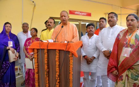 Chandauli : औद्योगिक प्रधान जनपद के रूप में भी विकसित होगा चंदौली, CM बोले-200 करोड़ रुपये से अधिक की लागत का दे रहे इंटीग्रेटेड कोर्ट कॉम्प्लेक्स