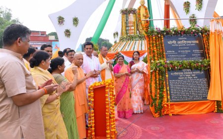 Gorakhpur : 26वीं वाहिनी पीएसी परिसर में CM योगी ने किया 11 मंजिला बैरक टॉवर का लोकार्पण, कहा- कानून व्यवस्था का मानक पेश कर रहा UP