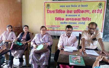 टोडरपुर में मानसिक स्वास्थ्य जागरूकता शिविर: विधिक अधिकारों और सम्मानजनक व्यवहार पर जोर। 