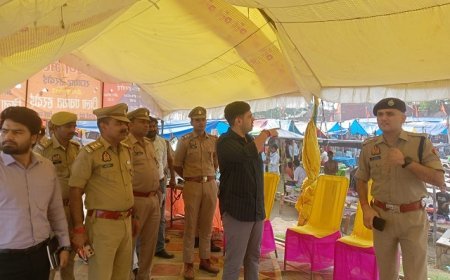 श्रावण मास: DM और SP ने राजघाट व बाबा मंशानाथ मंदिर का दौरा किया, साफ-सफाई और सुरक्षा व्यवस्था का लिया जायजा।
