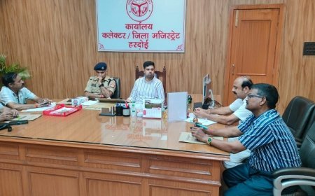 जिलाधिकारी की अध्यक्षता में संपन्न हुई जिला पत्रकार स्थायी समिति की बैठक, विभिन्न मुद्दों पर की चर्चा। 