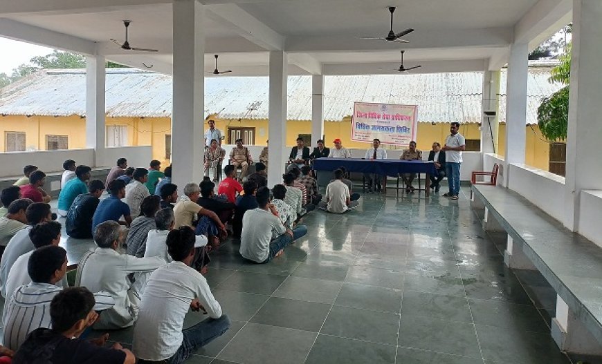 Hardoi News: अपर जिला जज ने किया जिला कारागार का निरीक्षण, बंदियों को मुफ्त कानूनी सहायता की जानकारी। 