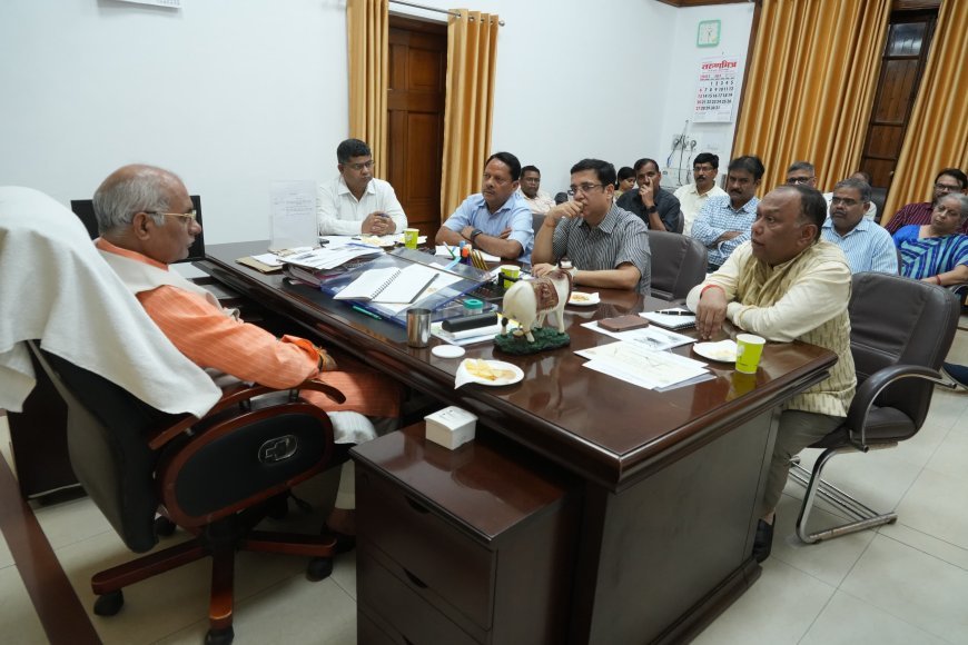 Lucknow News : पशुधन मंत्री धर्मपाल सिंह ने वर्षा ऋतु के दृष्टिगत गोआश्रय स्थलों पर आवश्यक व्यवस्थाओं की समीक्षा की