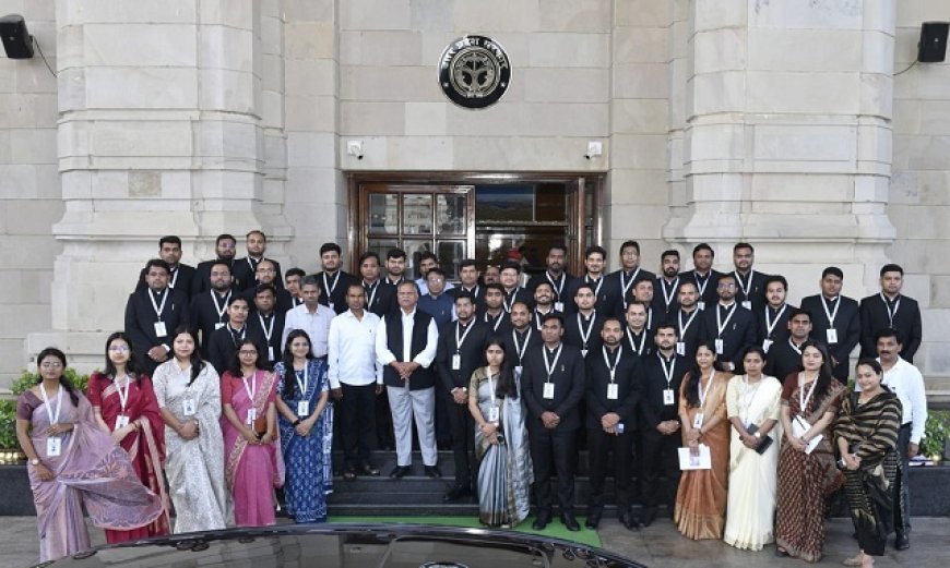 Lucknow News: मुख्य सचिव से 2022 एवं 2023 बैच के 45 प्रशिक्षु पीसीएस अधिकारियों ने भेंट की। 