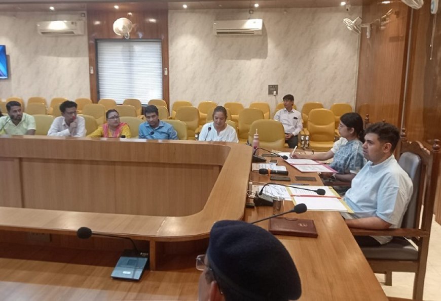 Hardoi: विवेकानंद सभागार में जिम ट्रेनर नियुक्ति व स्टेडियम सुधार पर बैठक। 