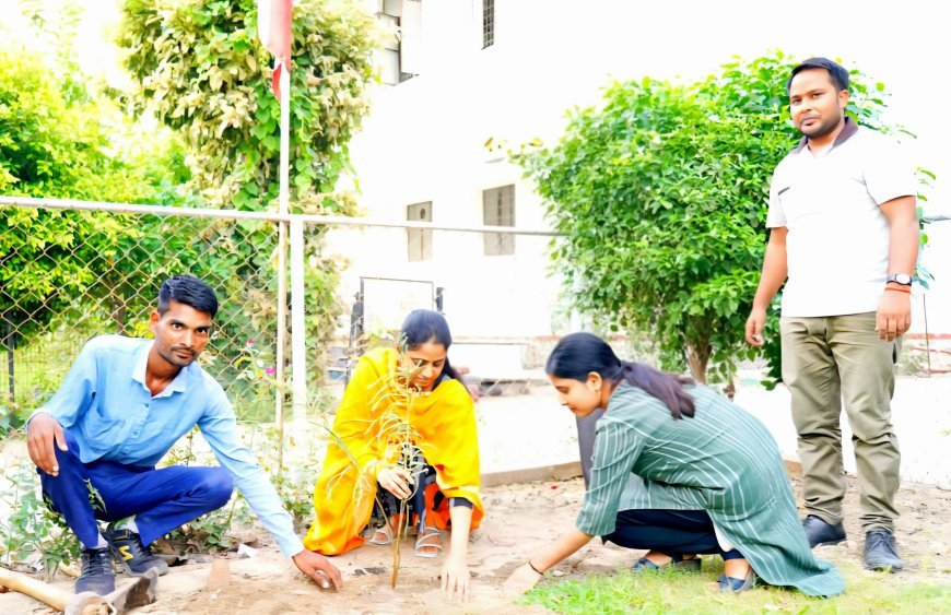 Lucknow : Plantation campaign – 2025 के अंतर्गत कौशल विकास मिशन परिसर में पौधरोपण