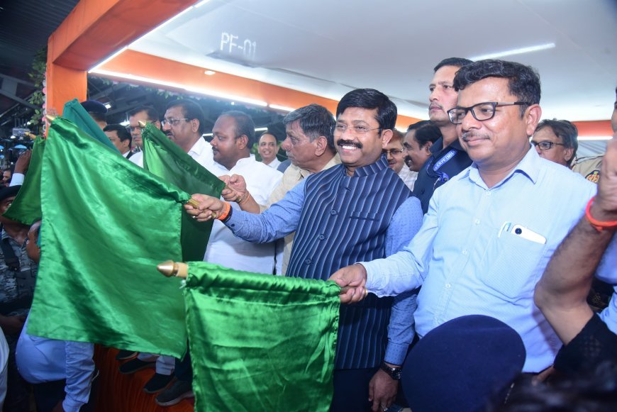 Lucknow : अमृत भारत एक्सप्रेस ट्रेन का शुभारम्भ कनेक्टविटी के नये अध्याय की शुरुआत है: नन्दी