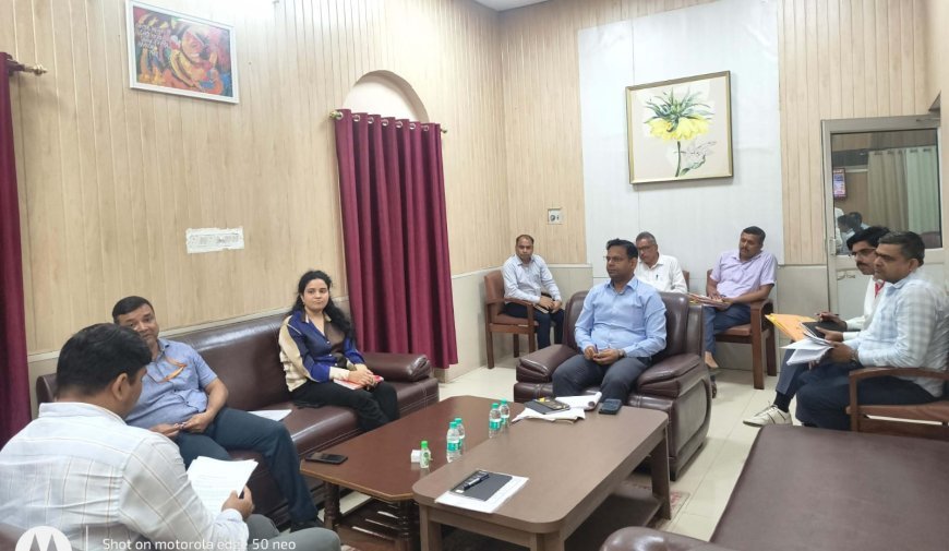 Sitapur : उप सचिव की अध्यक्षता में बैठक कर राजा महमूदाबाद की सम्पत्तियों का संयुक्त सर्वे कराने के पर किया गया विचार विमर्श