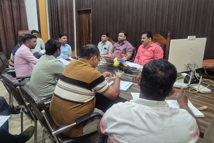 संचारी रोग अभियान के अंतर्गत सभी गांव में  एंटीलार्वा के  छिड़काव एवं साफ सफाई पर विशेष  ध्यान देने हेतु निर्देश- डॉ प्रवीण कुमार दीक्षित 