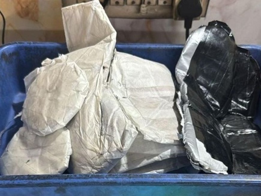 सूरत हवाई अड्डे पर सबसे बड़ी सोने की तस्करी नाकाम, 28 किलो सोना पेस्ट बरामद, दंपति हिरासत में। 