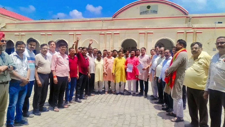 व्यापारियों ने सौंपा ज्ञापन: जीएसटी धारा 79 के तहत वसूली और सर्वे-छापे के नाम पर उत्पीड़न रोकने की मांग। 