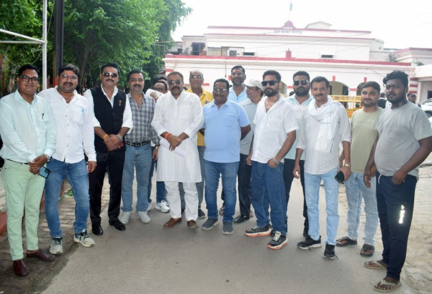 Sitapur : व्यापारियों का उत्पीडन किसी भी हाल में बर्दास्त नहीं: विभू पुरी