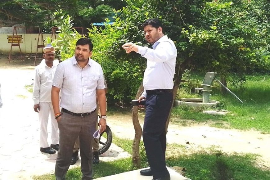 डीएम अभिषेक आनंद ने नगर क्षेत्र मे विद्यालयों का स्थलीय निरीक्षण। 