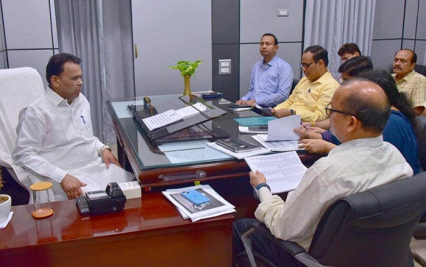 मंत्री नरेंद्र कश्यप ने पिछड़ा वर्ग कल्याण और दिव्यांगजन सशक्तीकरण विभागों की योजनाओं की समीक्षा की।