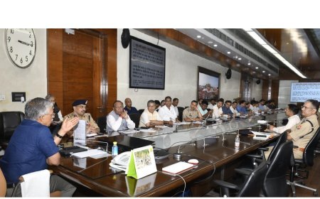 Lucknow : मुख्य सचिव ने स्वतंत्रता दिवस-2025 को भव्य रूप से मनाने के लिए समयबद्ध तैयारियों के दिए निर्देश