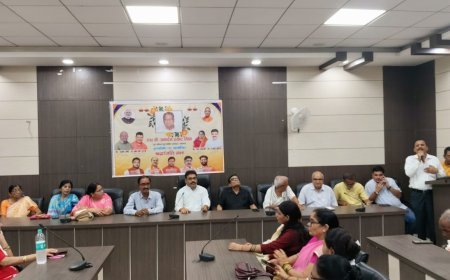 Sitapur : पूर्व सांसद जनार्दन प्रसाद मिश्र की पुण्यतिथि पर भाजपाइयों ने समर्पित की श्रद्धांजलि